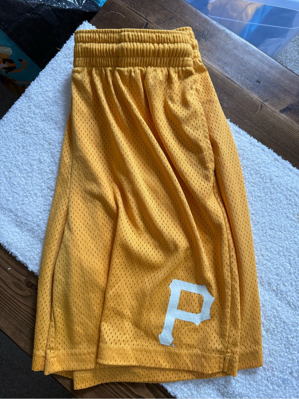 “Pittsburgh Pirates” Yellow Mesh Athletic Shorts